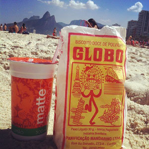 Biscoito-Globo-and-Matte-tea_web_sq